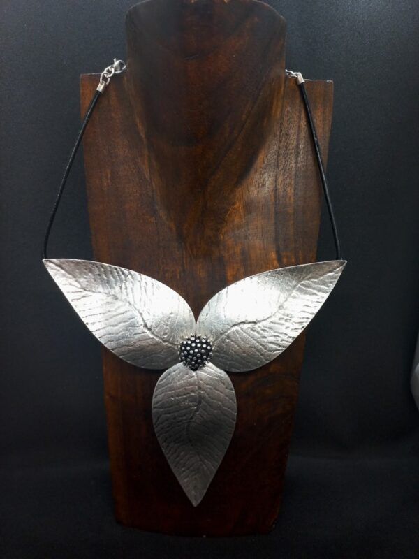 ETF2209 COLLAR