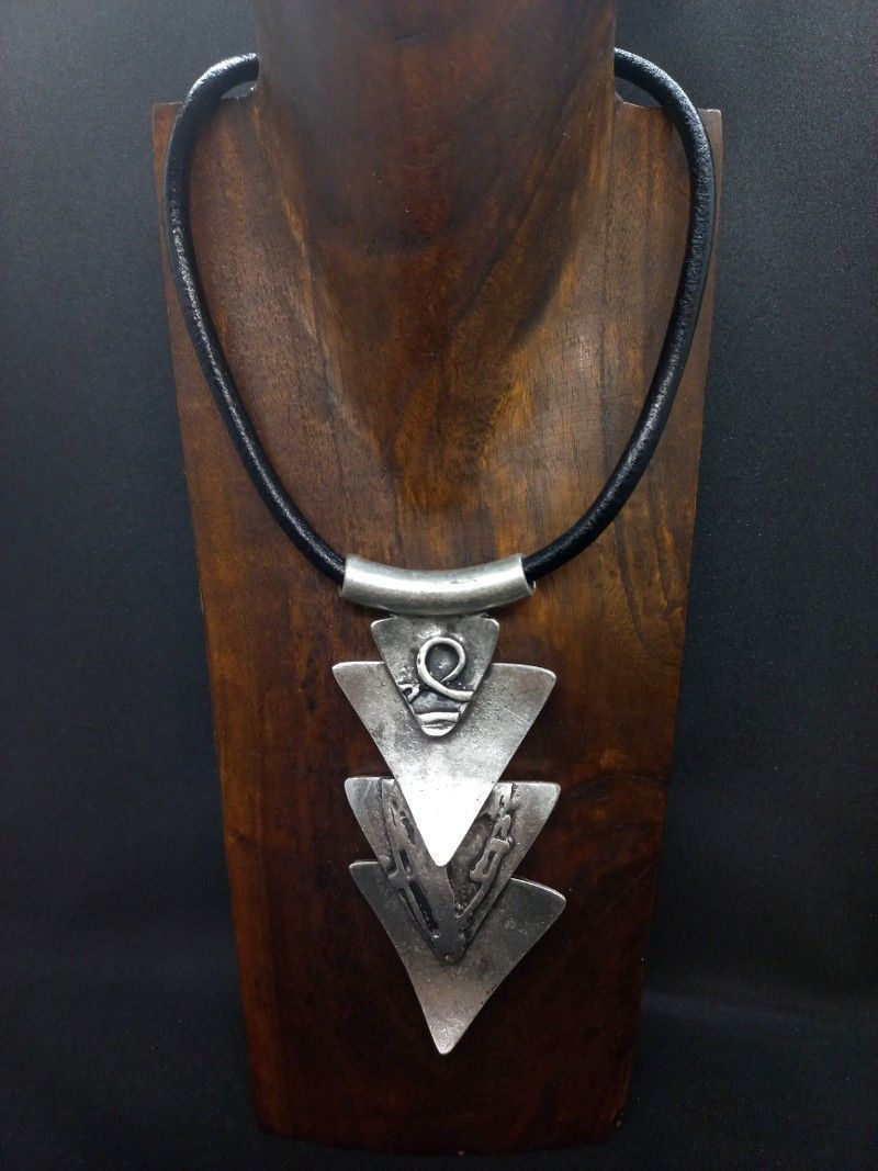 ETF2212 COLLAR ETF2212 COLLAR