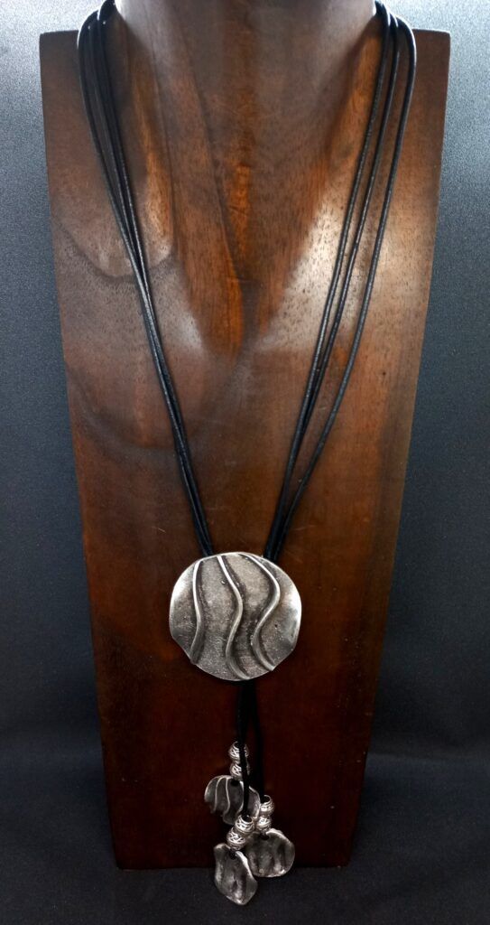 ETF2213 COLLAR