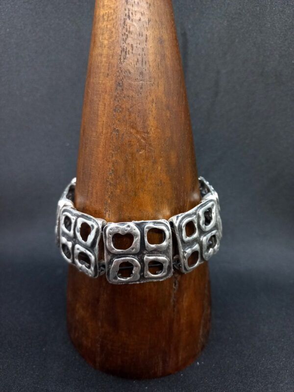 ETF2244 PULSERA
